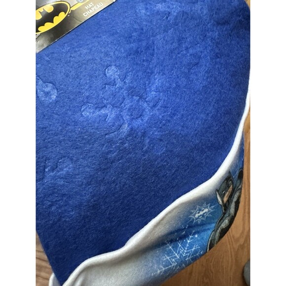 NWT DC Comics Batman Santa Hat Blue With Pom Pom Ball & Snowflake Imprint - Picture 2 of 6